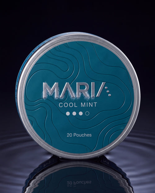 MARIA Cool Mint tin, straight-on clean turn
