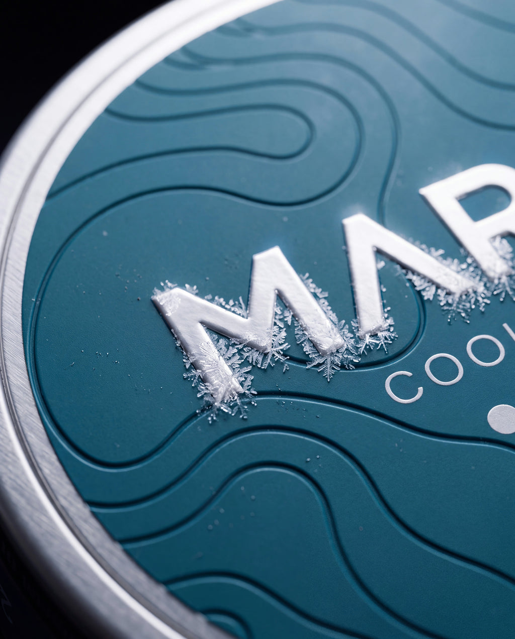 MARIA Cool Mint can, macro texture detail