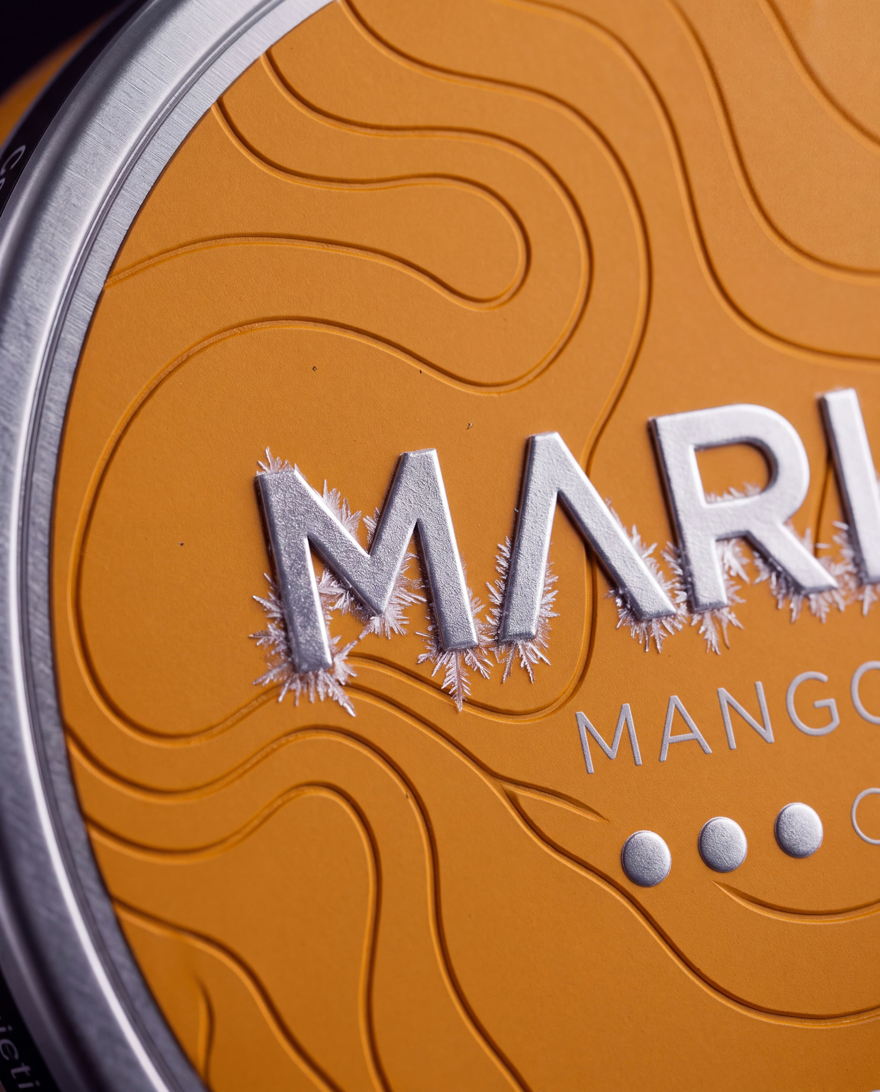 MARIA Mango can, macro texture detail